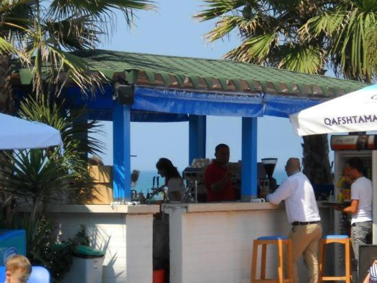 Mali I Robit Beachfront Apartment Golem  Eksteriør billede