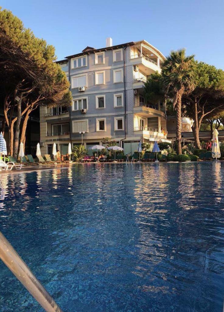 Mali I Robit Beachfront Apartment Golem  Eksteriør billede