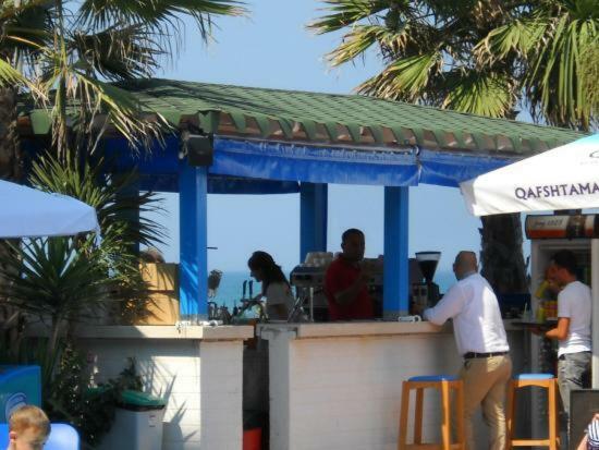 Mali I Robit Beachfront Apartment Golem  Eksteriør billede