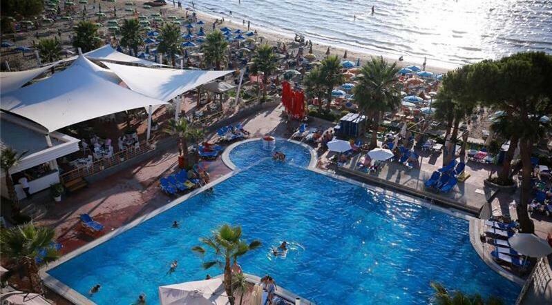 Mali I Robit Beachfront Apartment Golem  Eksteriør billede
