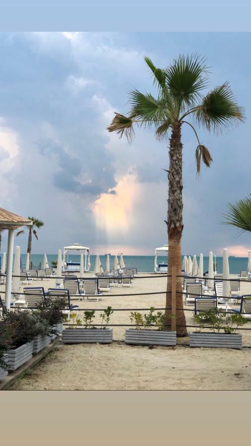 Mali I Robit Beachfront Apartment Golem  Eksteriør billede